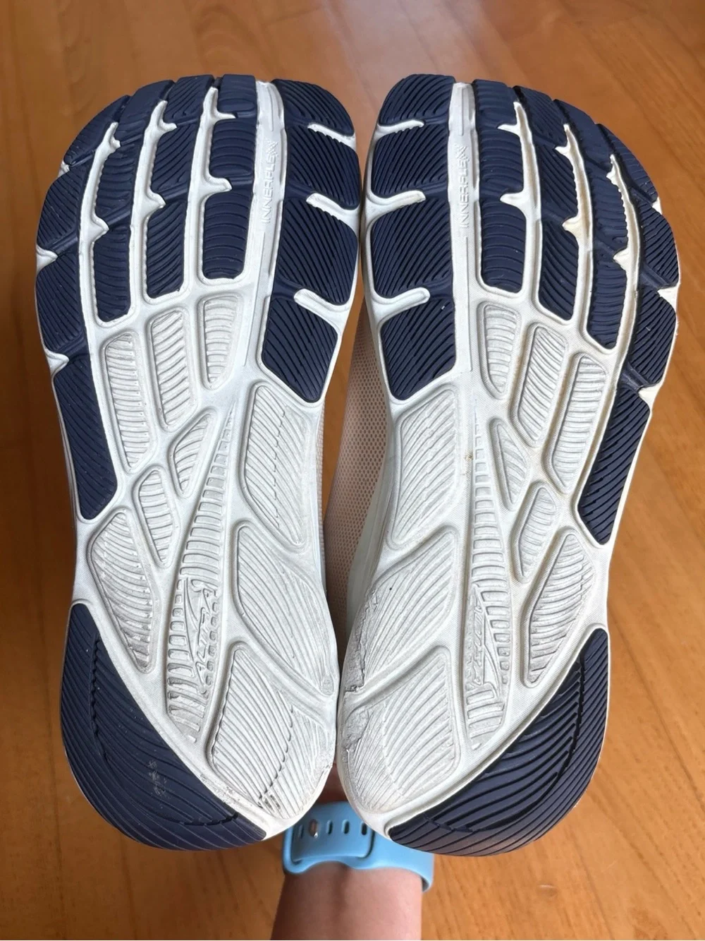Altra Rivera 3 Running Shoes Sneakers Sand Yellow Navy Blue Road Womens Size 6